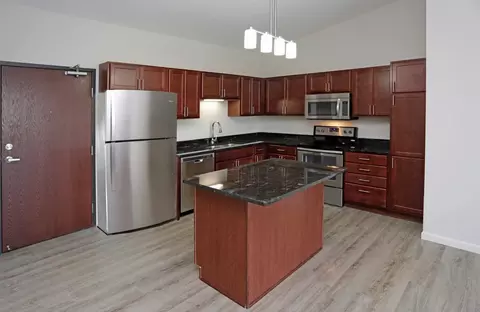 9390 Medicine Lake Rd, New Hope, MN 55427