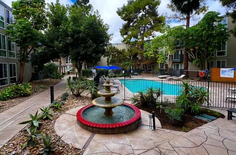 4860 Rolando Ct, San Diego, CA 92115
