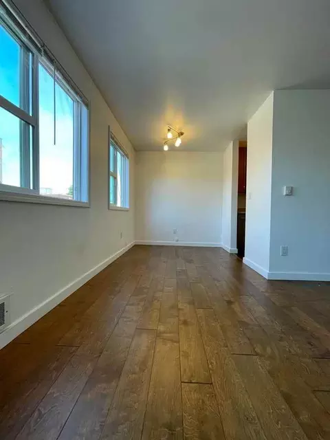 412 Bellevue Ave E, Seattle, WA 98102