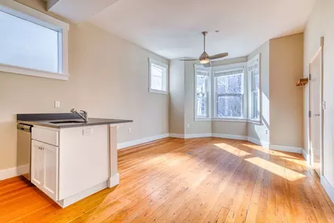 2125 NW Flanders St, Portland, OR 97210