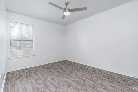 1610 E Mckinney St, Denton, TX 76209 photo 5