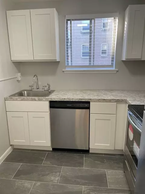 698 Farmington Ave, West Hartford, CT 06119