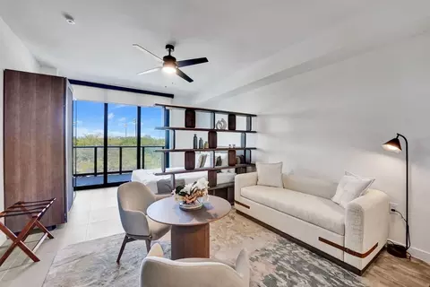 580 72nd St, Miami Beach, FL 33141