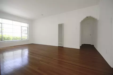 1123 Larrabee St, West Hollywood, CA 90069