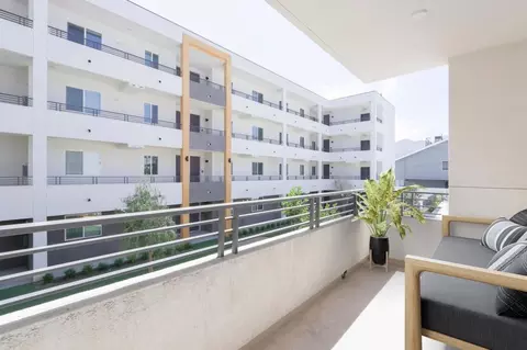 14401 Foothill Blvd, Los Angeles, CA 91342