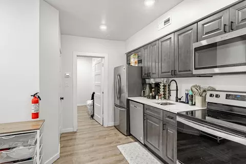 324 Darby Rd, Havertown, PA 19083