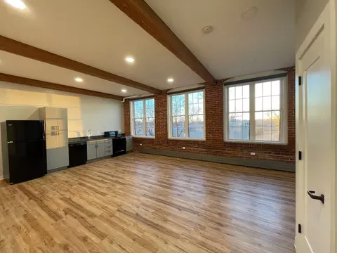 252 Willow St, Manchester, NH 03103