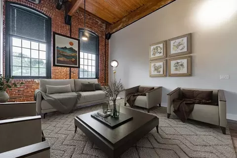 51 Front St, Cumberland, RI 02864