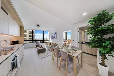 20 NW 2nd St, Miami, FL 33128