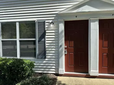 2018 E Pembroke Ave, Hampton, VA 23664 photo 2