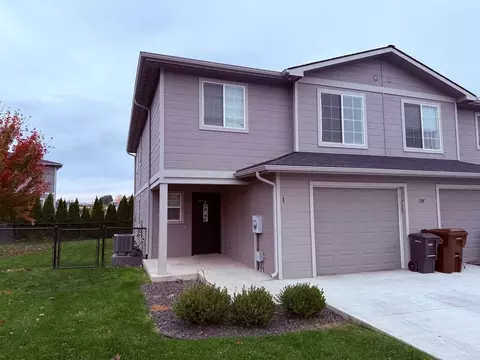 215 N 76th Ave, Yakima, WA 98908