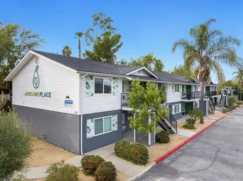 303 W Clemmens Ln, Fallbrook, CA 92028