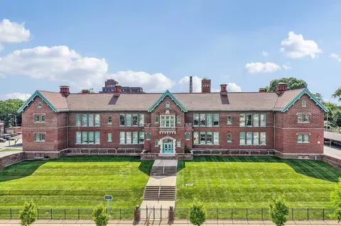 3450 Wisconsin Ave, Saint Louis, MO 63118