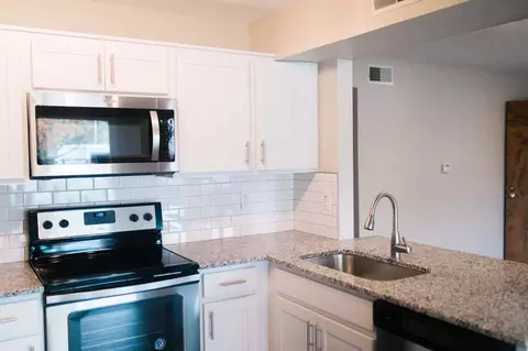 2917 2901 2905 2911 2917 Rollins Rd, Columbia, MO 65203
