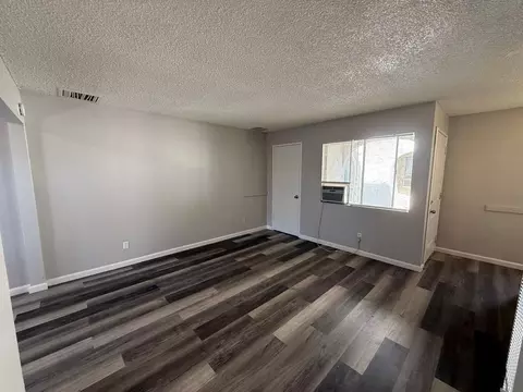 600 N Locust St, Visalia, CA 93291