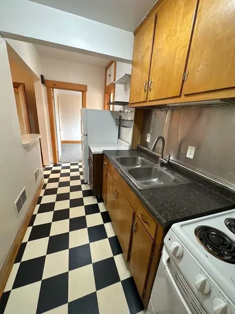 1202 Chandler St, Madison, WI 53715