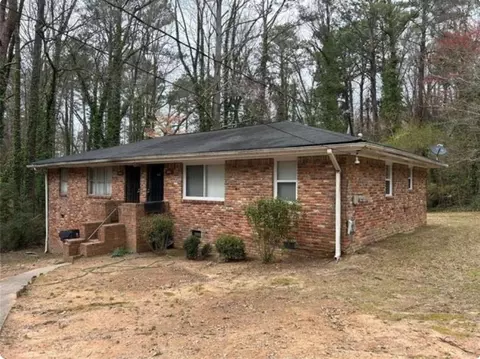6450 Raymond Dr, Union City, GA 30291