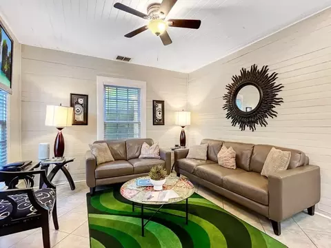 209 W Bolton St, Savannah, GA 31401