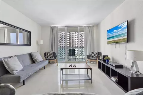 3901 S Ocean Dr, Hollywood, FL 33019