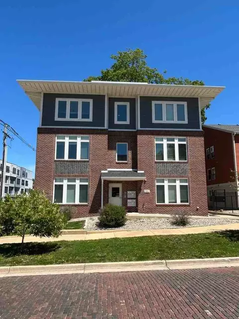302 E Clark St, Champaign, IL 61820
