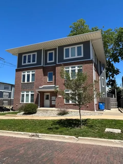 302 E Clark St, Champaign, IL 61820