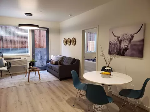 5959 S Virginia Ave, Portland, OR 97239