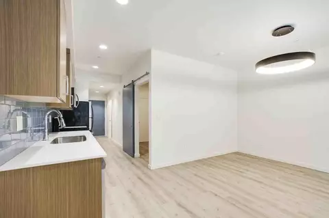 5959 S Virginia Ave, Portland, OR 97239