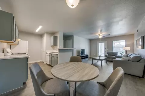8611 Waters Edge Dr, San Antonio, TX 78245 photo 4