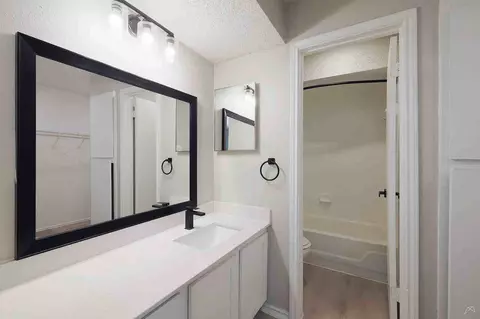7550 S Westmoreland Rd, Dallas, TX 75237 photo 10