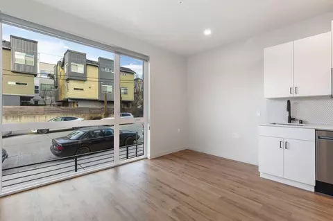 1305 E Marion St, Seattle, WA 98122