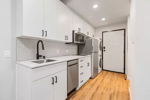 1305 E Marion St, Seattle, WA 98122