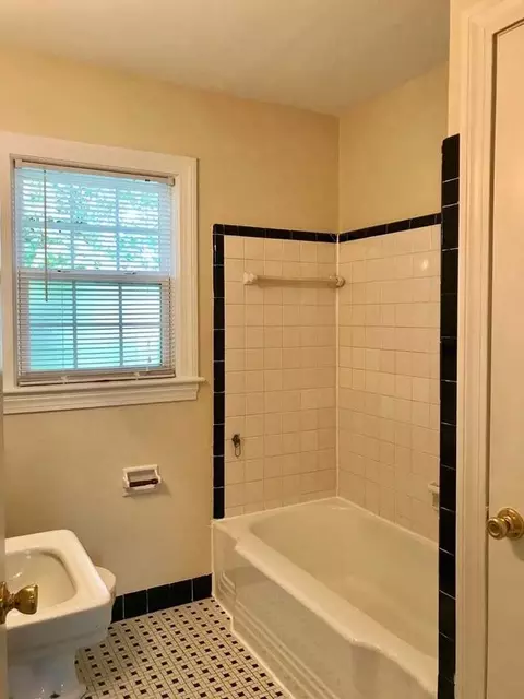 215 Capital Ave, Frankfort, KY 40601