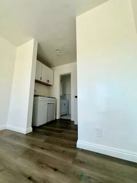 2280 S Barrington Ave, Los Angeles, CA 90064