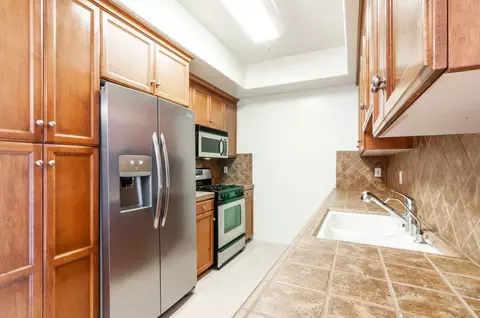 2335 S Bentley Ave, Los Angeles, CA 90064