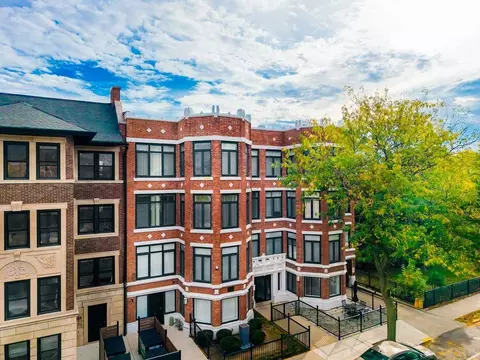 7729 N Eastlake Ter, Chicago, IL 60626