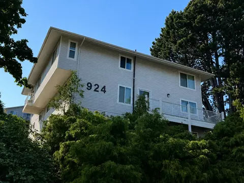 924 21st St, Bellingham, WA 98225