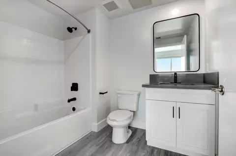11848 Vanowen St, Los Angeles, CA 91605