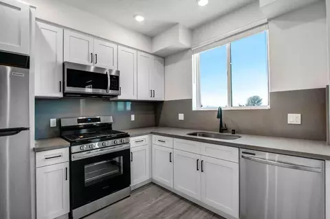 11848 Vanowen St, Los Angeles, CA 91605