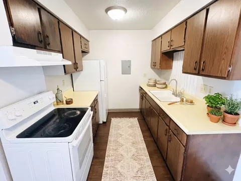 3769 W 9th St, Waterloo, IA 50702