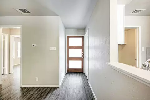 2106 Nickerson St, Austin, TX 78704