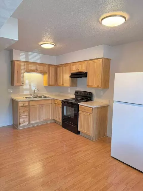 760 Plymouth Dr NE, Keizer, OR 97303