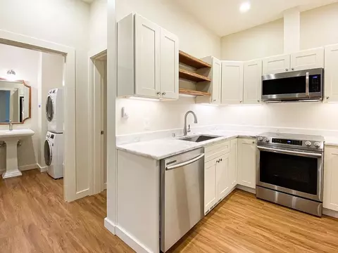 311 N 77th St, Seattle, WA 98103