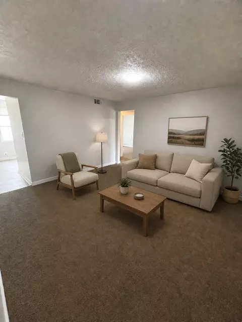 3604 Manslick Rd, Louisville, KY 40215
