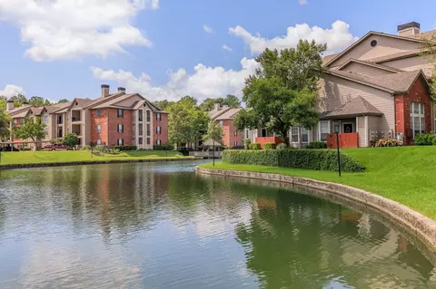 455 Wildwood Forest Dr, The Woodlands, TX 77380