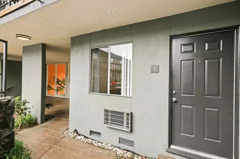 N Los Angeles St, Los Angeles, CA 90012 photo 14