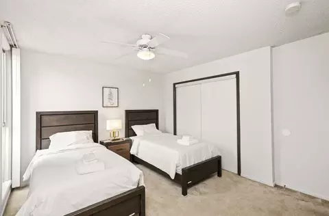 N Los Angeles St, Los Angeles, CA 90012 photo 8