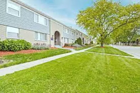 1862 Valley Rd, Champaign, IL 61820