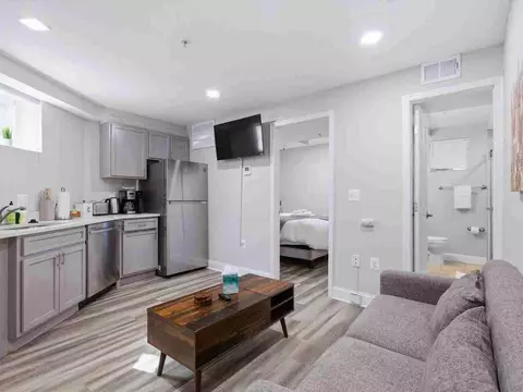 133 7th St SE, Washington, DC 20003