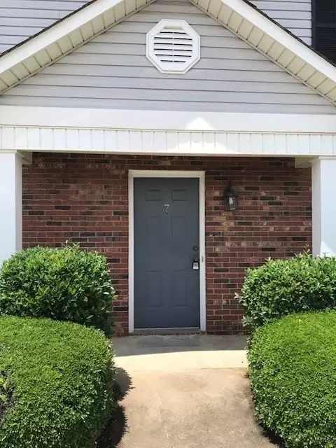 21 Carriage Ln, Oxford, AL 36203