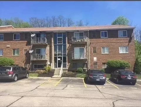 2431 Mustang Dr, Cincinnati, OH 45211